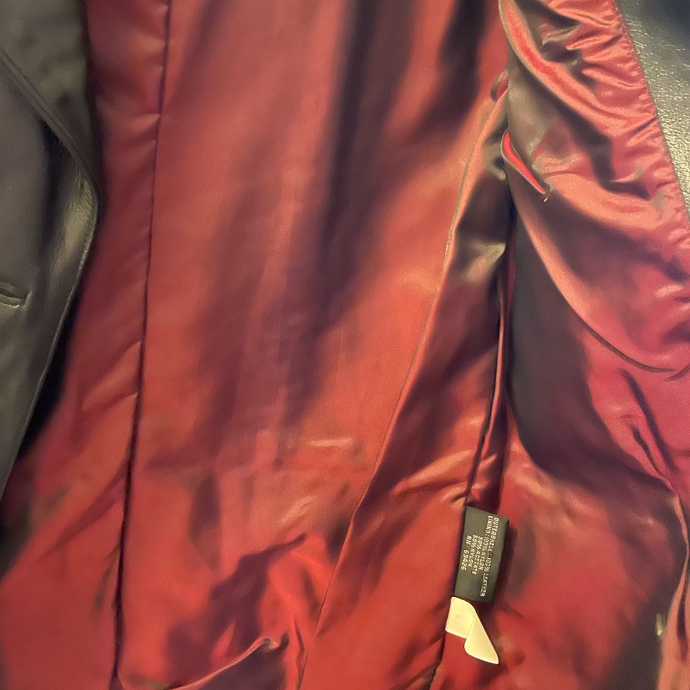 Leather jacket - Picture 3 of 7